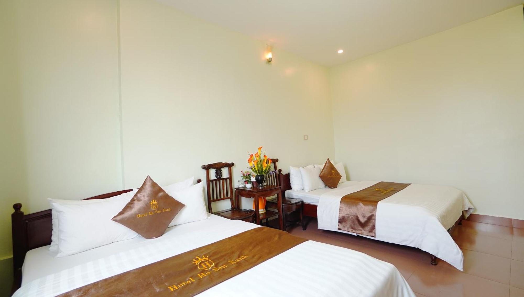 Ho Sen Xanh Hotel Hanoi Exteriör bild